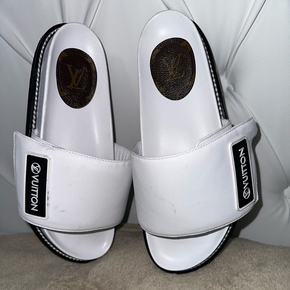Louis Vuitton - Women Sandals - Picture 1 of 3